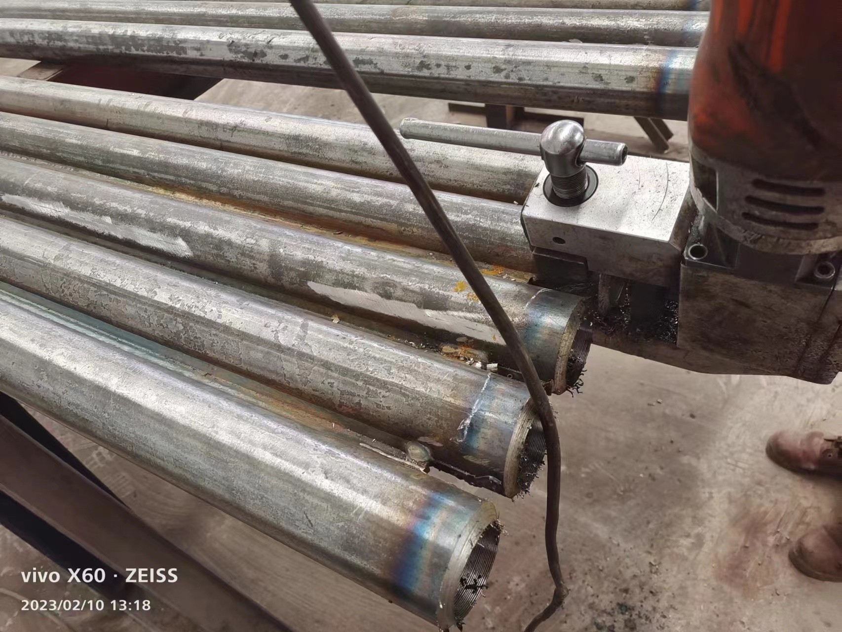 帶鰭片爐管 Φ38×7.2mm（外徑×厚度） 兩側(cè)對(duì)中焊接鰭片 鰭片寬6mm 厚6mm 材質(zhì)15CrMoG #3、#4哈鍋螺旋水冷壁