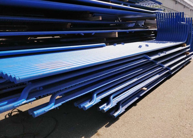 屏寬：50.8×10=508mm；長：6000mm;S=50.8mm。螺旋水冷壁管盤繞管圈，傾角為19.471°，管子規(guī)格Φ38.1×7.5。螺旋管屏膜式扁鋼厚δ=6.4，采用雙面坡口焊接型式。