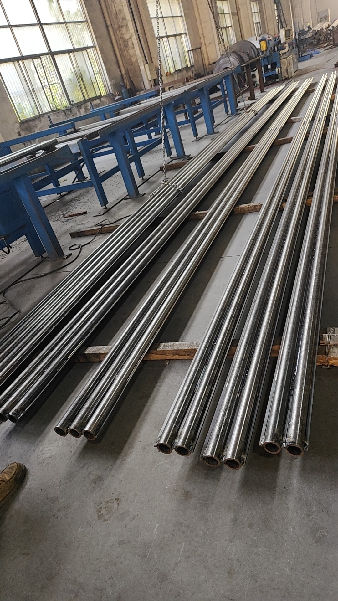 管排長度為6米，每件管排由10根管子組成，管子中心距為54mm，鰭片厚度為6.4mm